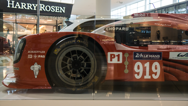 Illustration for article titled The Time Porsche Parked a 919 Inside a Mall